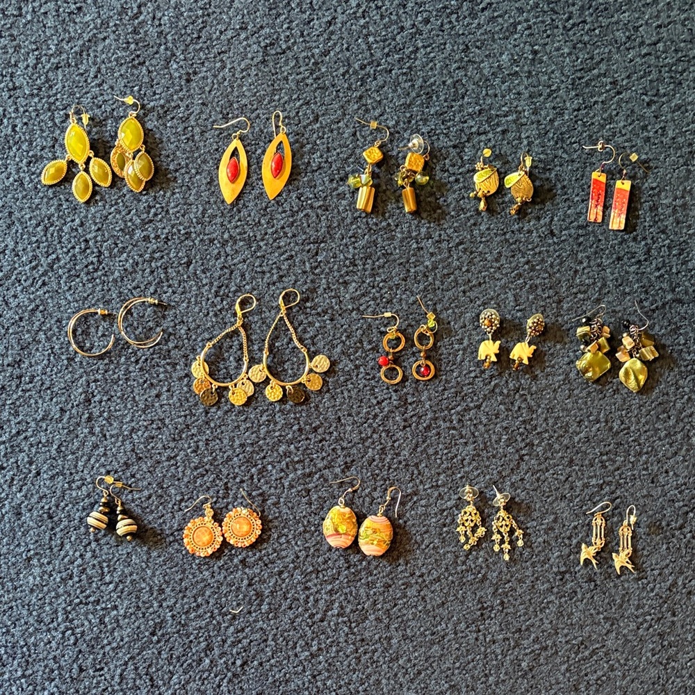 Elegant Gold and Yellow Earrings Set